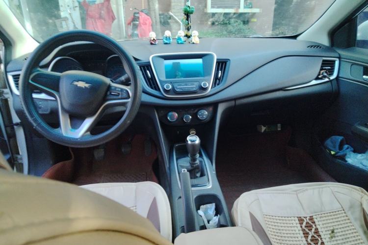 Used Chevrolet Cavalier 2018 320 Manual Xinyue Edition Center Console