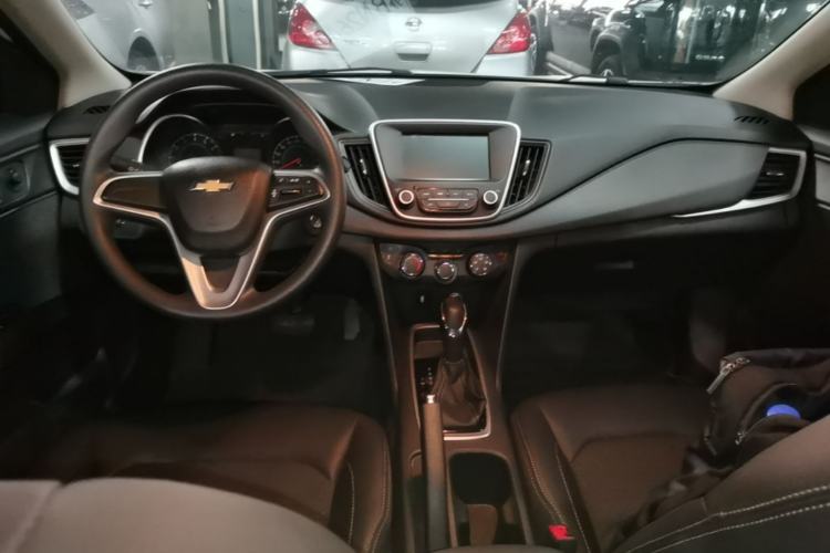 Used Chevrolet Cavalier 2018 320 Automatic Xinyue Edition Center Console