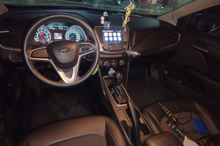 Used Chevrolet Cavalier 2018 320 Automatic Xinyue Edition Center Console