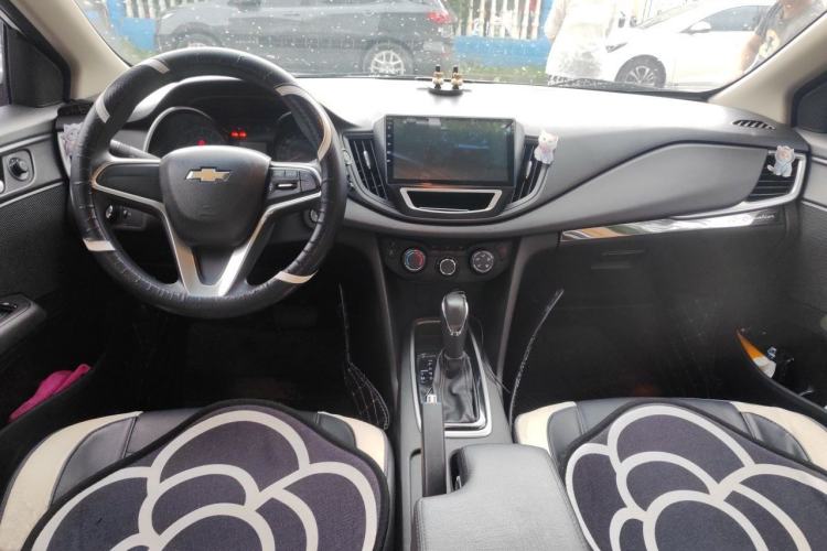 Used Chevrolet Cavalier 2018 320 Automatic Xinyue Edition Center Console