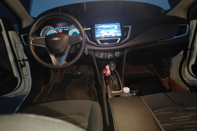 Used Chevrolet Cavalier 2018 320 Automatic Enjoyment Edition Center Console