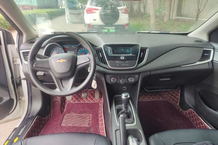 Used Chevrolet Cavalier 2018 320 Manual Enjoyment Edition Center Console