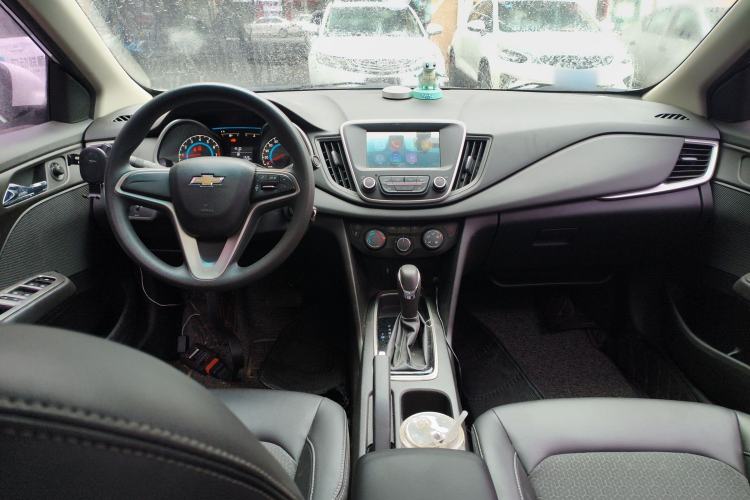 Used Chevrolet Cavalier 2018 320 Automatic Xinyue Edition Center Console