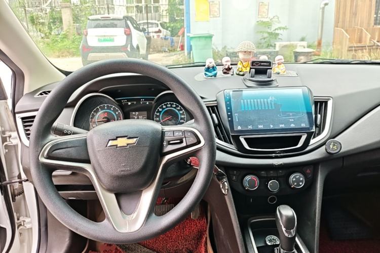 Used Chevrolet Cavalier 2018 320 Automatic Xinyue Edition Center Console