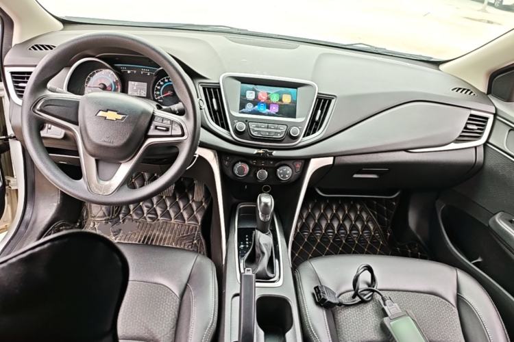 Used Chevrolet Cavalier 2018 320 Automatic Xinyue Edition Center Console