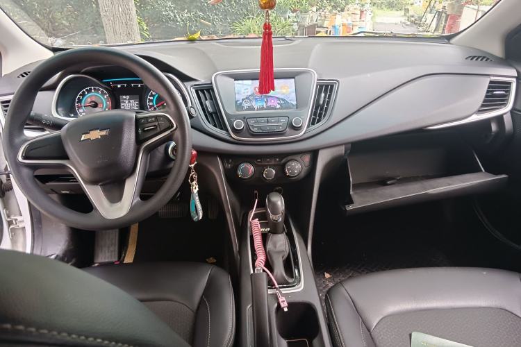 Used Chevrolet Cavalier 2018 320 Automatic Xinyue Edition Center Console