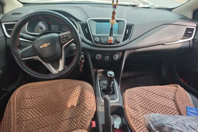 Used Chevrolet Cavalier 2018 320 Manual Xinyue Edition Center Console
