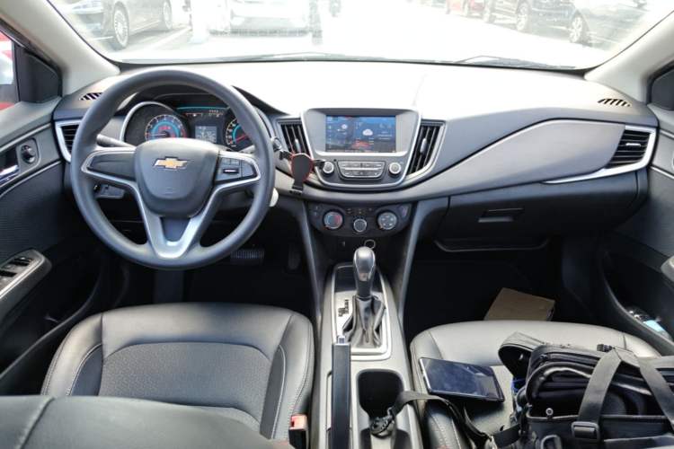 Used Chevrolet Cavalier 2018 320 Automatic Xinyue Edition Center Console
