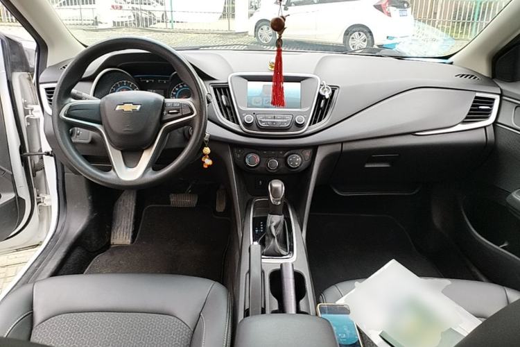 Used Chevrolet Cavalier 2018 320 Automatic Xinyue Edition Center Console