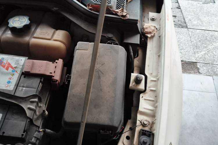 Used Chevrolet Cavalier 2018 320 Manual Xinyue Edition Engine Bay Left