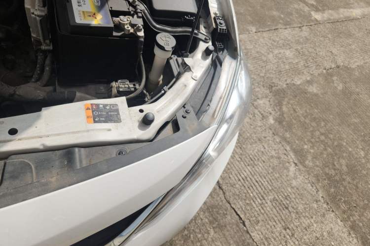 Used Chevrolet Cavalier 2018 320 Automatic Xinyue Edition Engine Bay Left