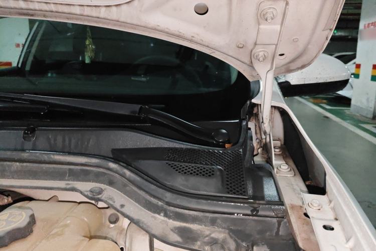 Used Chevrolet Cavalier 2018 320 Automatic Xinyue Edition Engine Bay Left