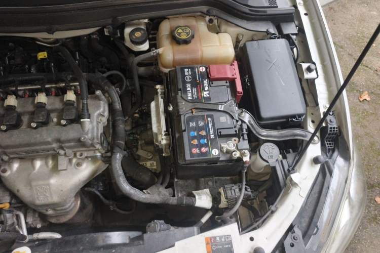 Used Chevrolet Cavalier 2018 320 Automatic Xinyue Edition Engine Bay Left