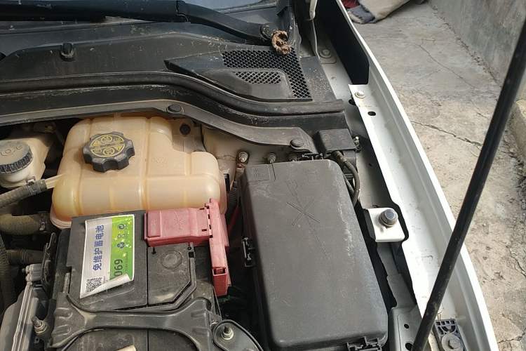Used Chevrolet Cavalier 2018 320 Automatic Xinyue Edition Engine Bay Left