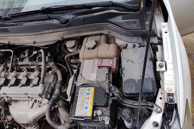 Used Chevrolet Cavalier 2018 320 Manual Xinyue Edition Engine Bay Left