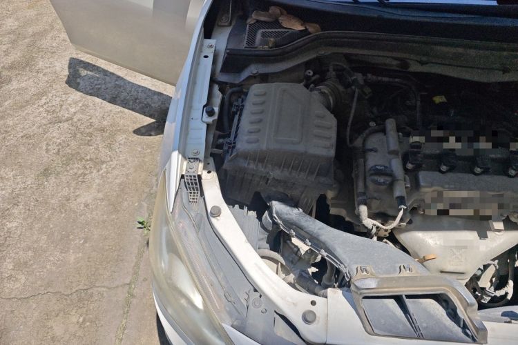 Used Chevrolet Cavalier 2018 320 Manual Xinyue Edition Engine Bay Right
