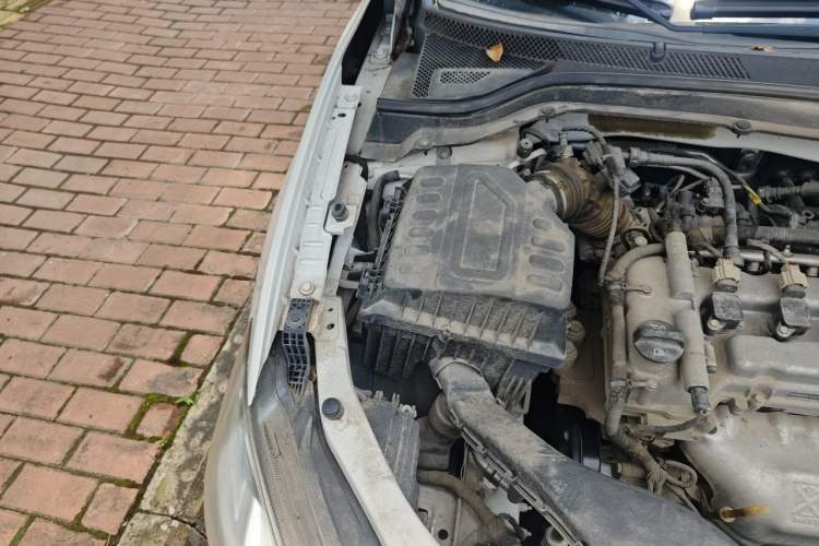 Used Chevrolet Cavalier 2018 320 Manual Xinyue Edition Engine Bay Right
