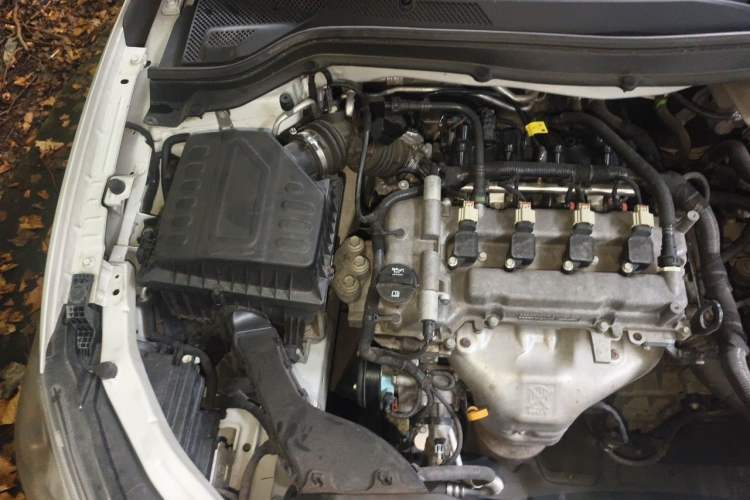Used Chevrolet Cavalier 2018 320 Automatic Xinyue Edition Engine Bay Right