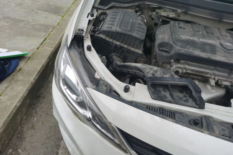 Used Chevrolet Cavalier 2018 320 Automatic Xinyue Edition Engine Bay Right