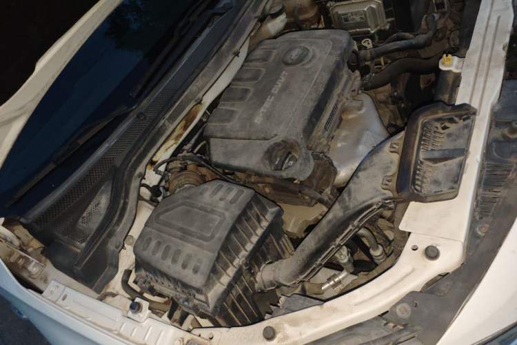 Used Chevrolet Cavalier 2018 320 Automatic Xinyue Edition Engine Bay Right