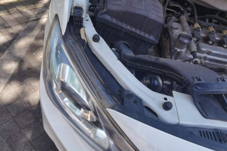 Used Chevrolet Cavalier 2018 320 Automatic Xinyue Edition Engine Bay Right