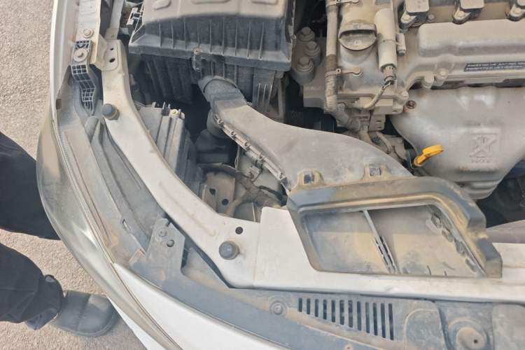 Used Chevrolet Cavalier 2018 320 Manual Xinyue Edition Engine Bay Right