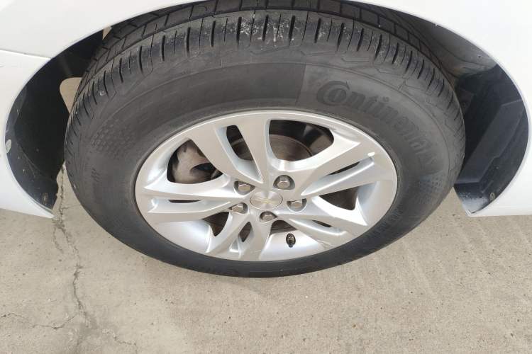 Used Chevrolet Cavalier 2018 320 Manual Xinyue Edition Exterior 5