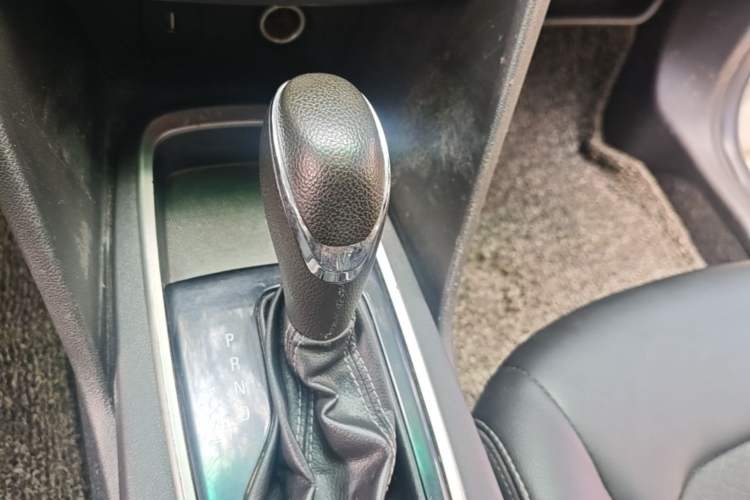 Used Chevrolet Cavalier 2018 320 Automatic Xinyue Edition Gear Lever