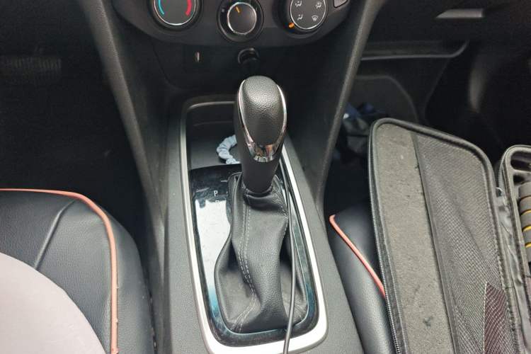 Used Chevrolet Cavalier 2018 320 Automatic Xinyue Edition Gear Lever