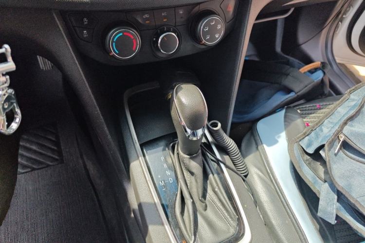 Used Chevrolet Cavalier 2018 320 Automatic Enjoyment Sunroof Edition Gear Lever