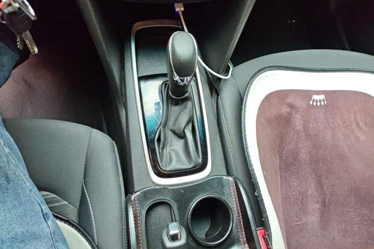 Used Chevrolet Cavalier 2018 320 Automatic Enjoyment Sunroof Edition Gear Lever