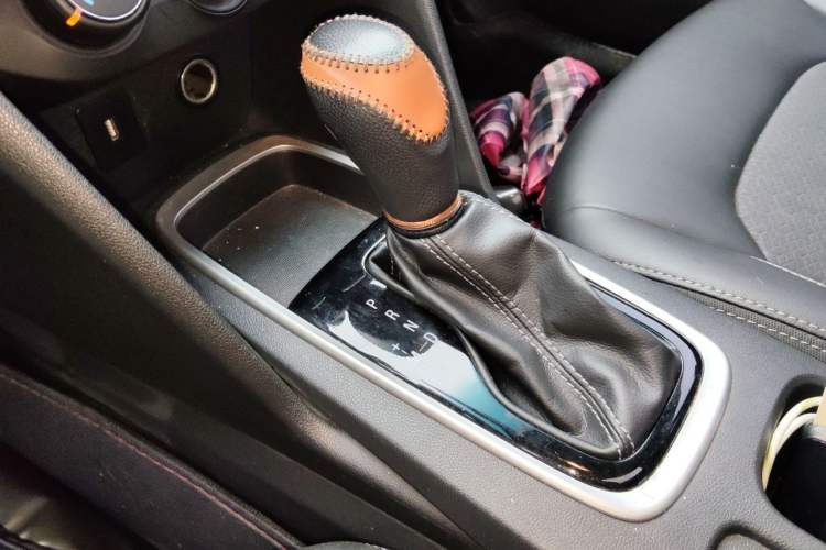 Used Chevrolet Cavalier 2018 320 Automatic Xinyue Edition Gear Lever