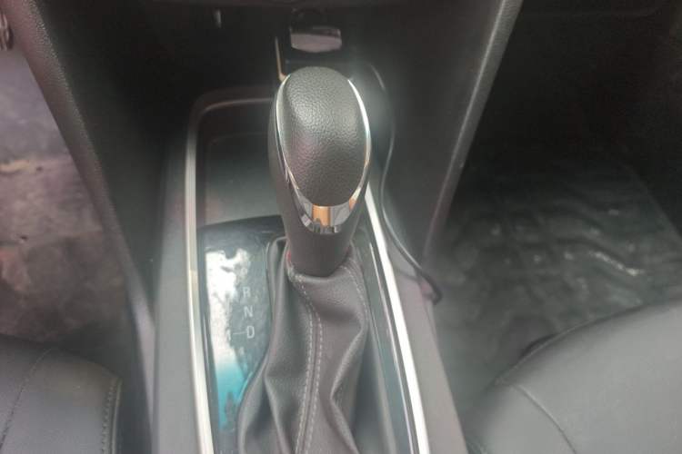 Used Chevrolet Cavalier 2018 320 Automatic Enjoyment Sunroof Edition Gear Lever