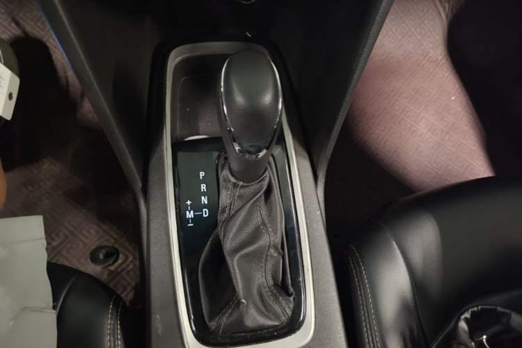 Used Chevrolet Cavalier 2018 320 Automatic Enjoyment Sunroof Edition Gear Lever