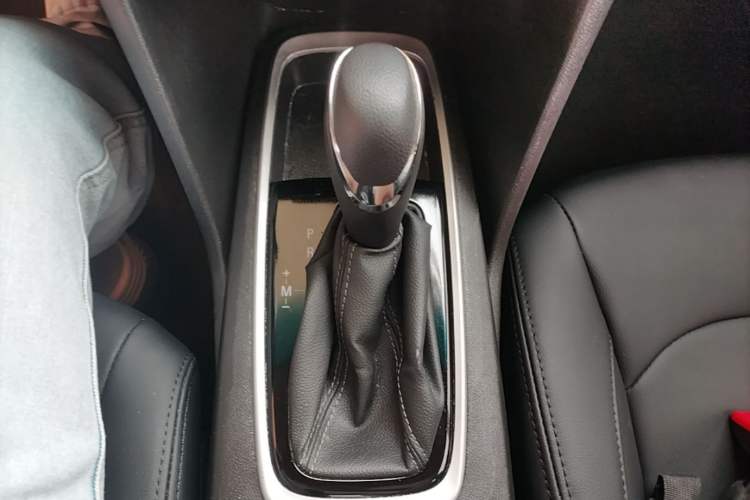 Used Chevrolet Cavalier 2018 320 Automatic Enjoyment Sunroof Edition Gear Lever