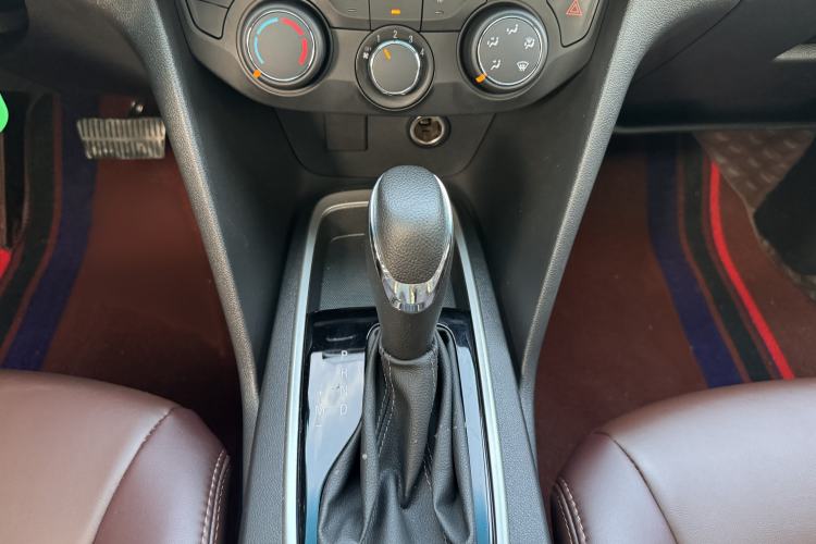 Used Chevrolet Cavalier 2018 320 Automatic Enjoyment Sunroof Edition Gear Lever