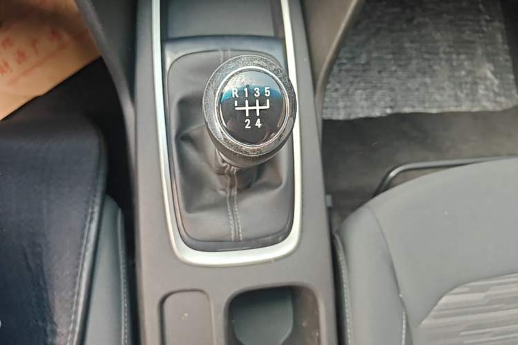 Used Chevrolet Cavalier 2018 320 Manual Enjoyment Edition Gear Lever