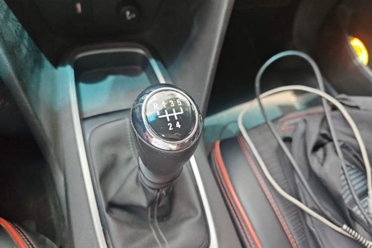 Used Chevrolet Cavalier 2018 320 Manual Xinyue Edition Gear Lever