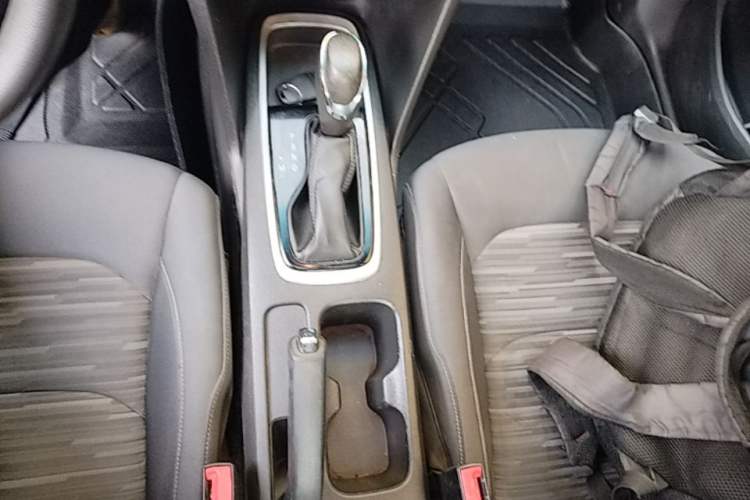Used Chevrolet Cavalier 2018 320 Automatic Enjoyment Sunroof Edition Gear Lever