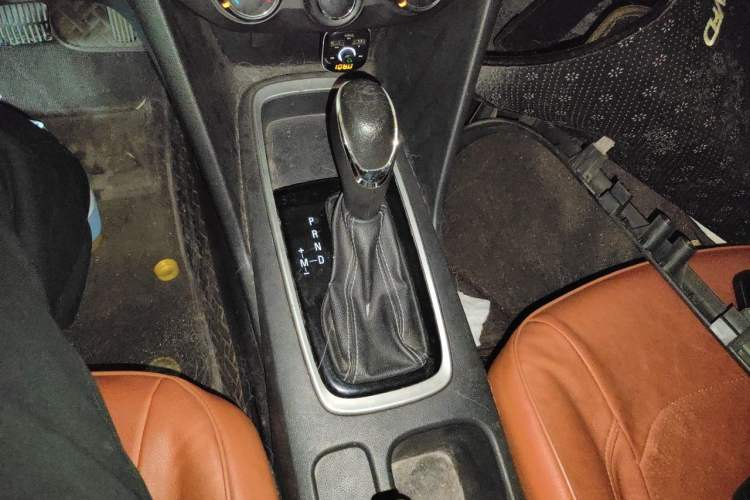 Used Chevrolet Cavalier 2018 320 Automatic Enjoyment Edition Gear Lever