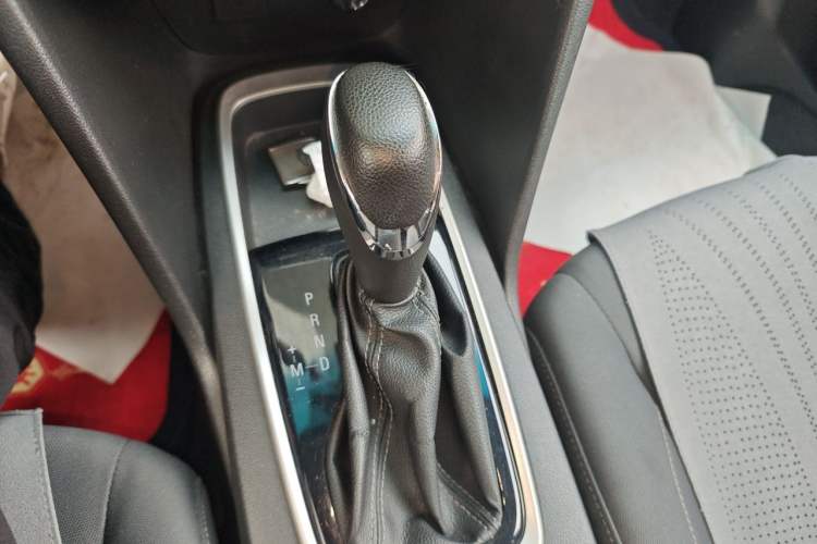 Used Chevrolet Cavalier 2018 320 Automatic Enjoyment Edition Gear Lever