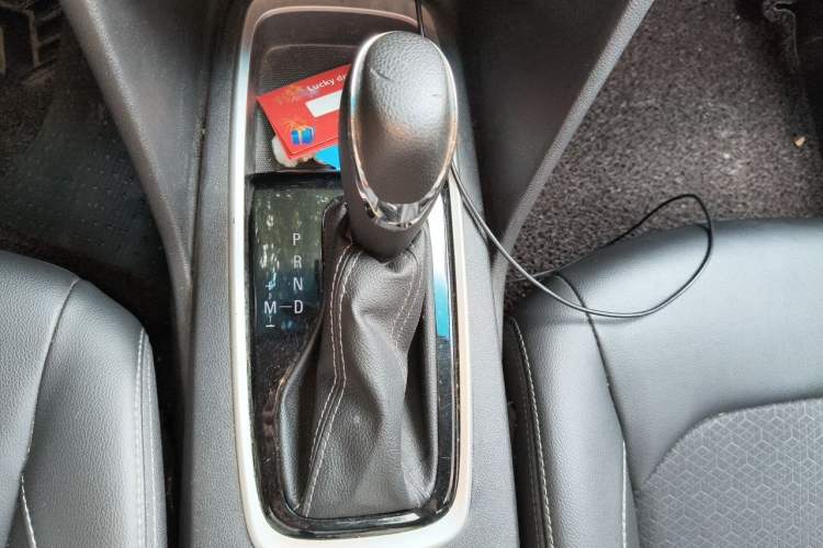 Used Chevrolet Cavalier 2018 320 Automatic Xinyue Edition Gear Lever