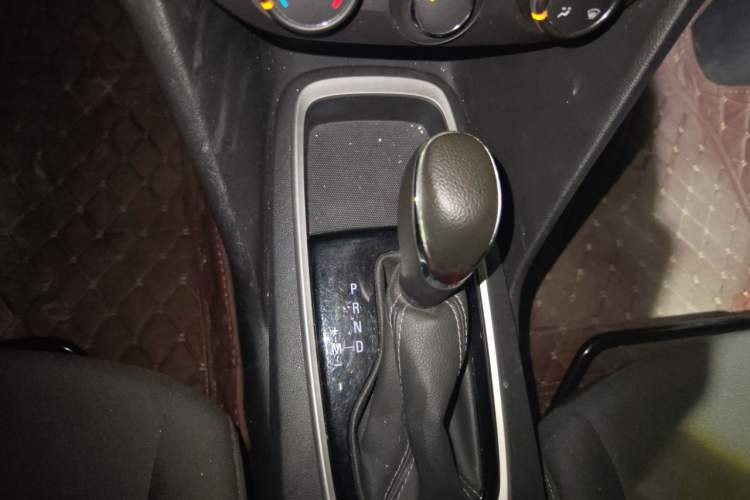Used Chevrolet Cavalier 2018 320 Automatic Enjoyment Sunroof Edition Gear Lever