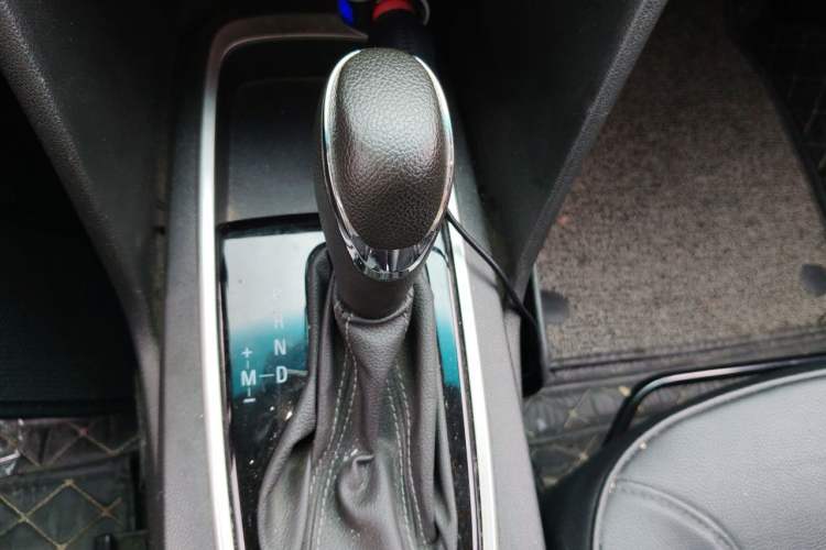 Used Chevrolet Cavalier 2018 320 Automatic Enjoyment Sunroof Edition Gear Lever