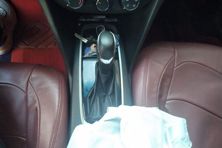 Used Chevrolet Cavalier 2018 320 Automatic Enjoyment Sunroof Edition Gear Lever