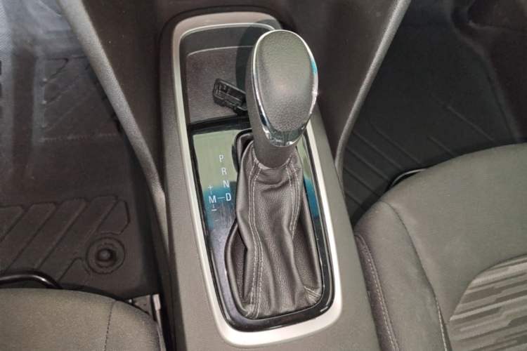 Used Chevrolet Cavalier 2018 320 Automatic Enjoyment Sunroof Edition Gear Lever