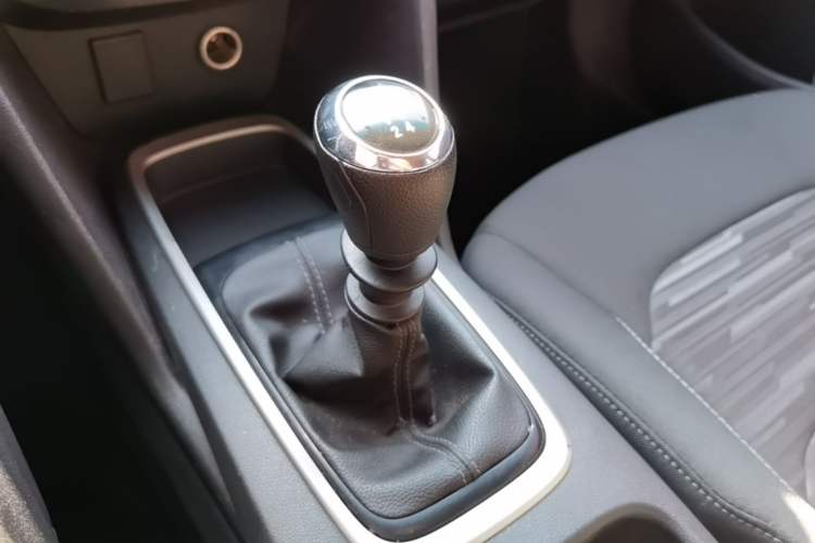 Used Chevrolet Cavalier 2018 320 Manual Enjoyment Edition Gear Lever