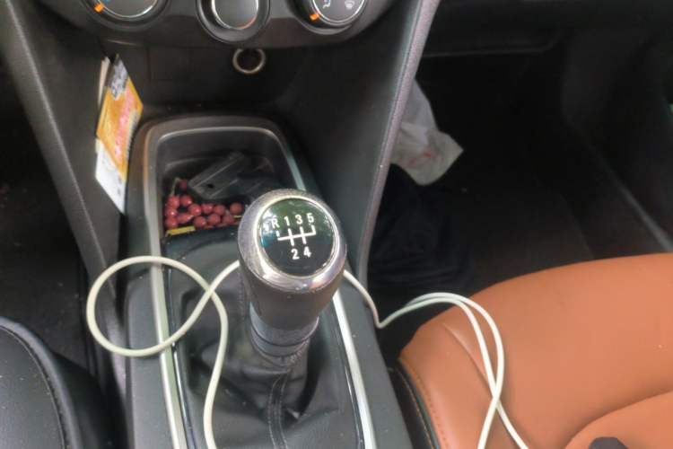 Used Chevrolet Cavalier 2018 320 Manual Enjoyment Edition Gear Lever