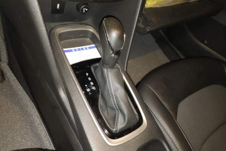 Used Chevrolet Cavalier 2018 320 Automatic Xinyue Edition Gear Lever
