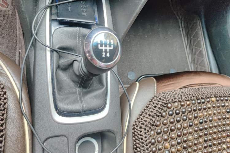 Used Chevrolet Cavalier 2018 320 Manual Enjoyment Edition Gear Lever